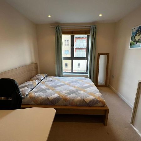 2 Bedroom Flat Next To Train Station & Gated Parking Cambridge  Exterior foto